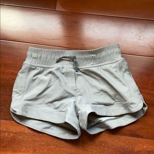 Beautiful! Gray Ivivva shorts.